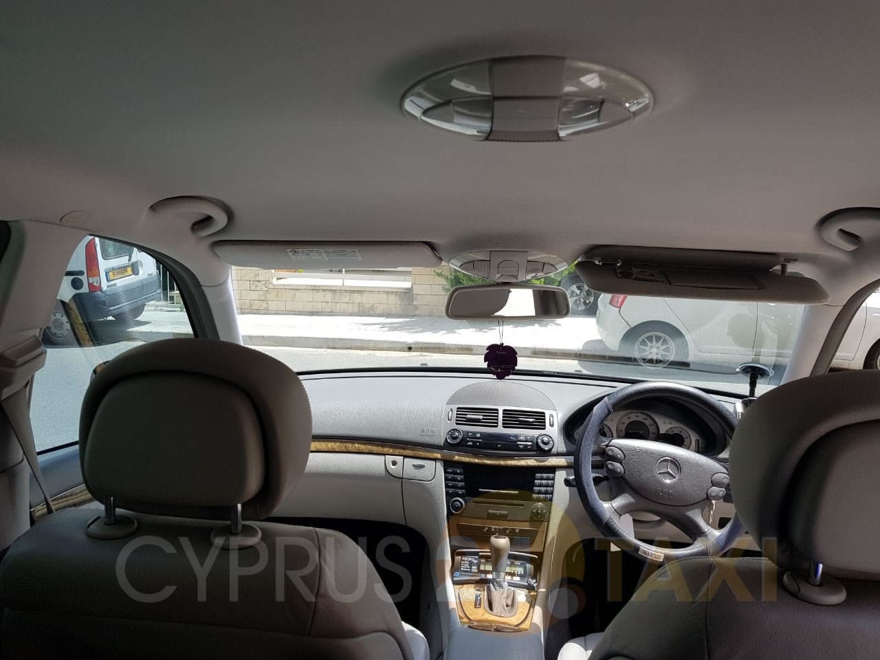 Cyprus24.taxi: Mercedes E-class Base. Interior #3