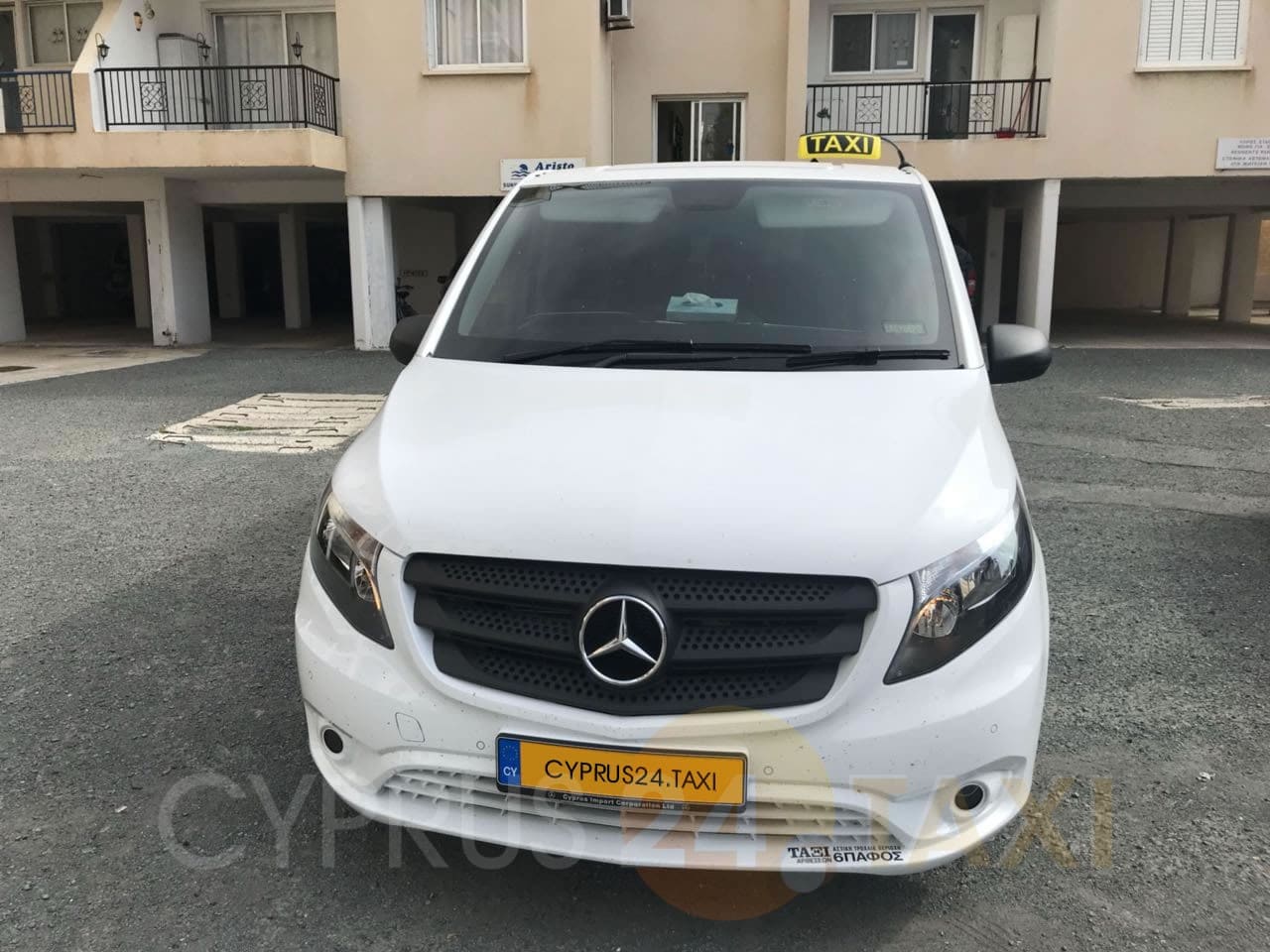 Cyprus24.taxi: Mercedes V-class. Exterior #1